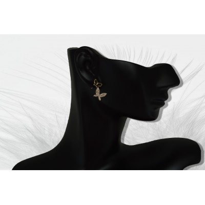 اقراط فراشة ذهبي